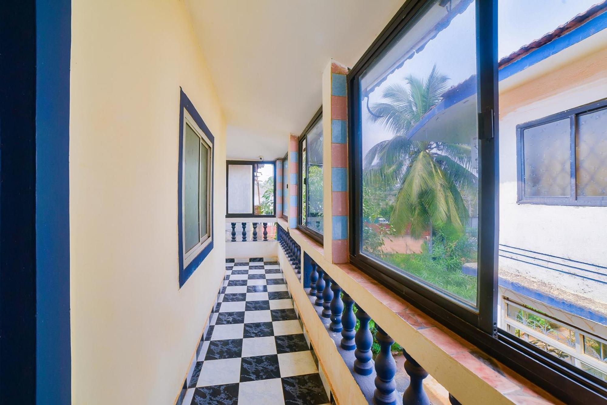 Oyo Royal Castle Near Baga Beach エクステリア 写真